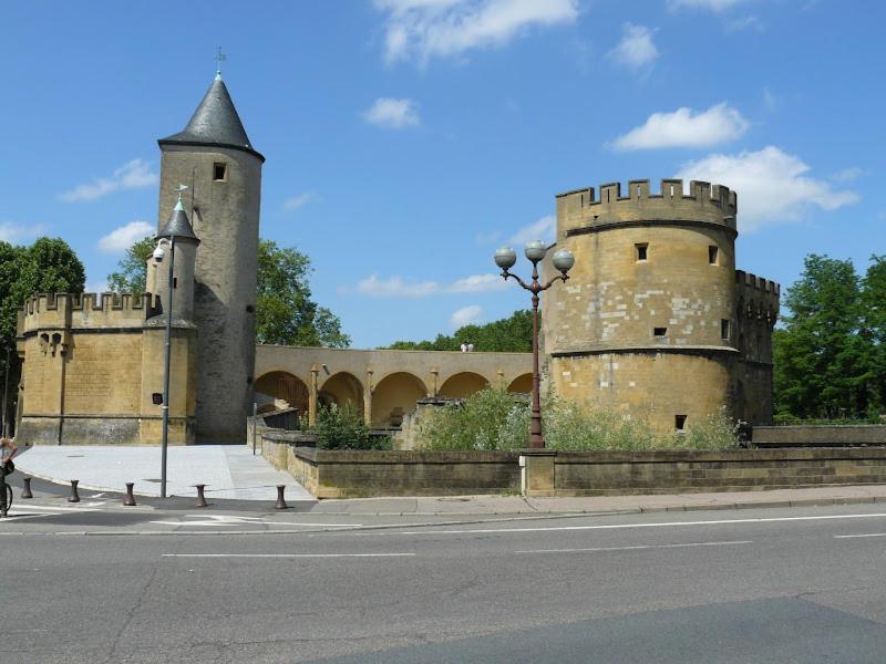 Appartement Spa Privatif Et Cinema Centre Ville Metz Exteriör bild