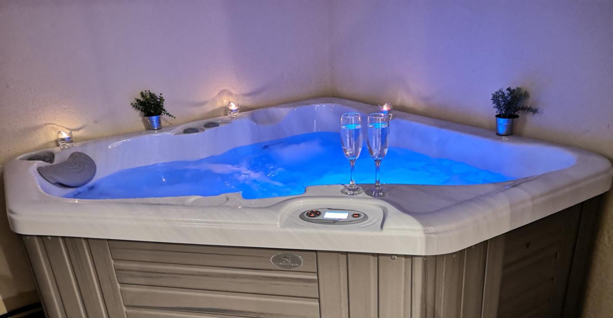 Appartement Spa Privatif Et Cinema Centre Ville Metz Exteriör bild